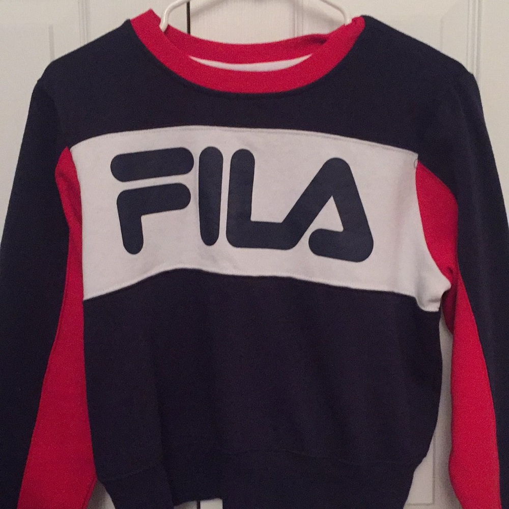 like new vintage cropped fila crew neck!